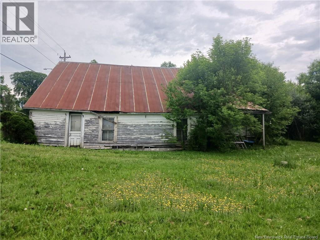 827 Central St. Property Photo 4