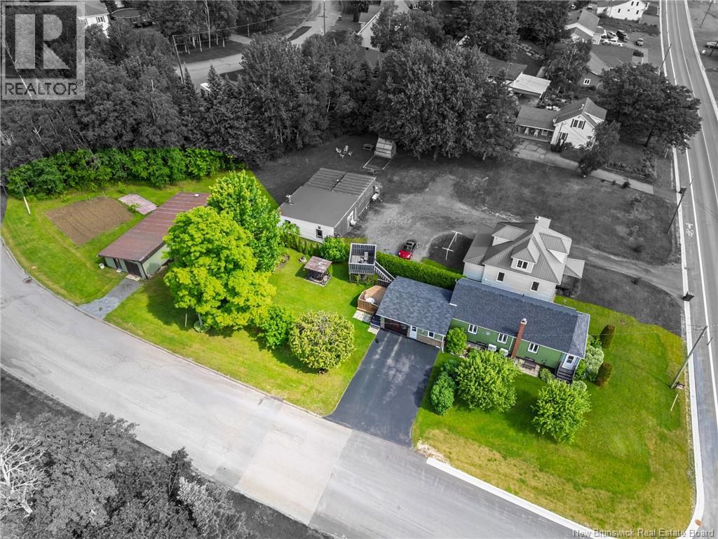 336 Portage Property Photo 8