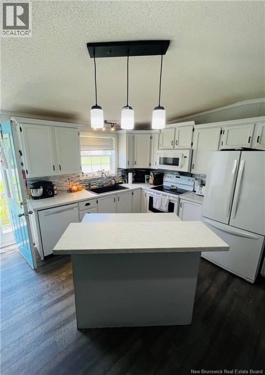 3 Cedar Crescent Property Photo 3