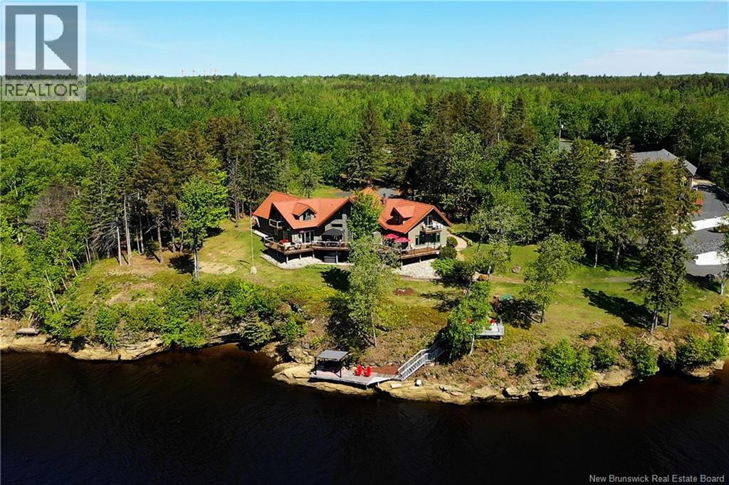 30 Rockcliff Boulevard Property Photo 2