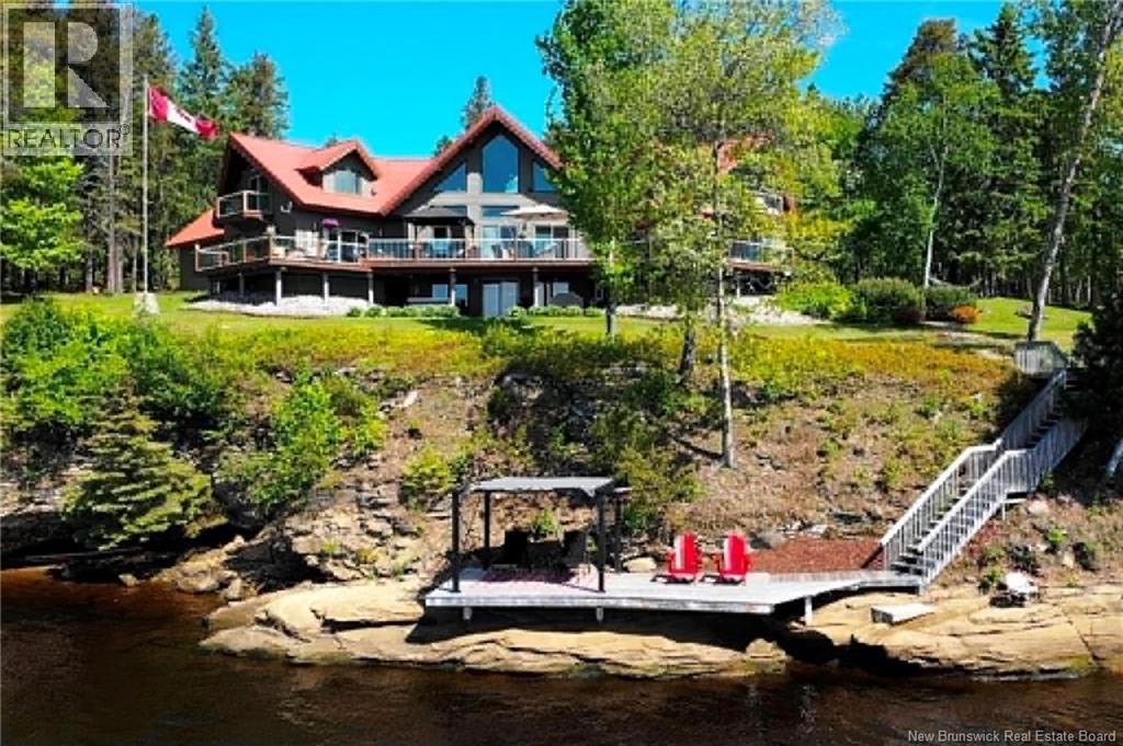 30 Rockcliff Boulevard Property Photo 3