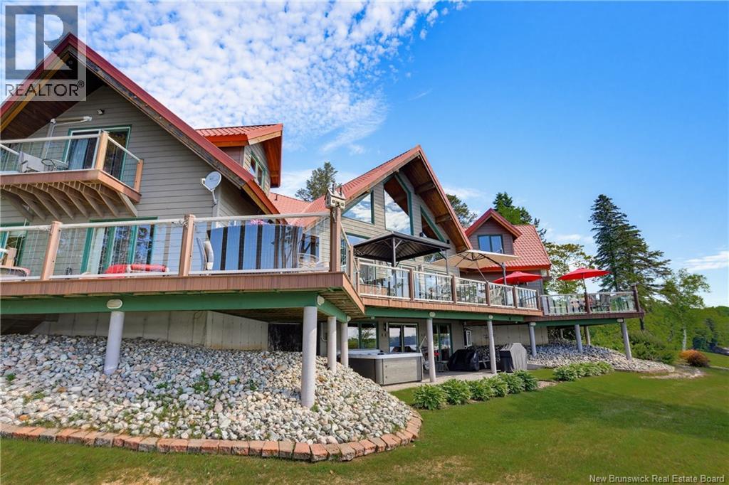 30 Rockcliff Boulevard Property Photo 4