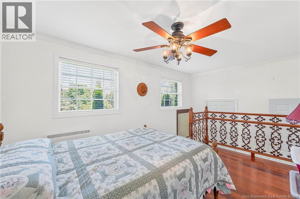 709 Mowat Drive Property Photo 11