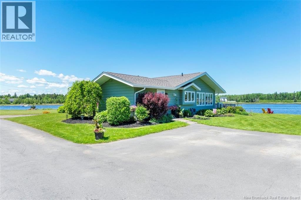14 Aline Avenue Property Photo 28