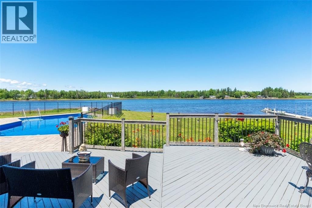14 Aline Avenue Property Photo 32