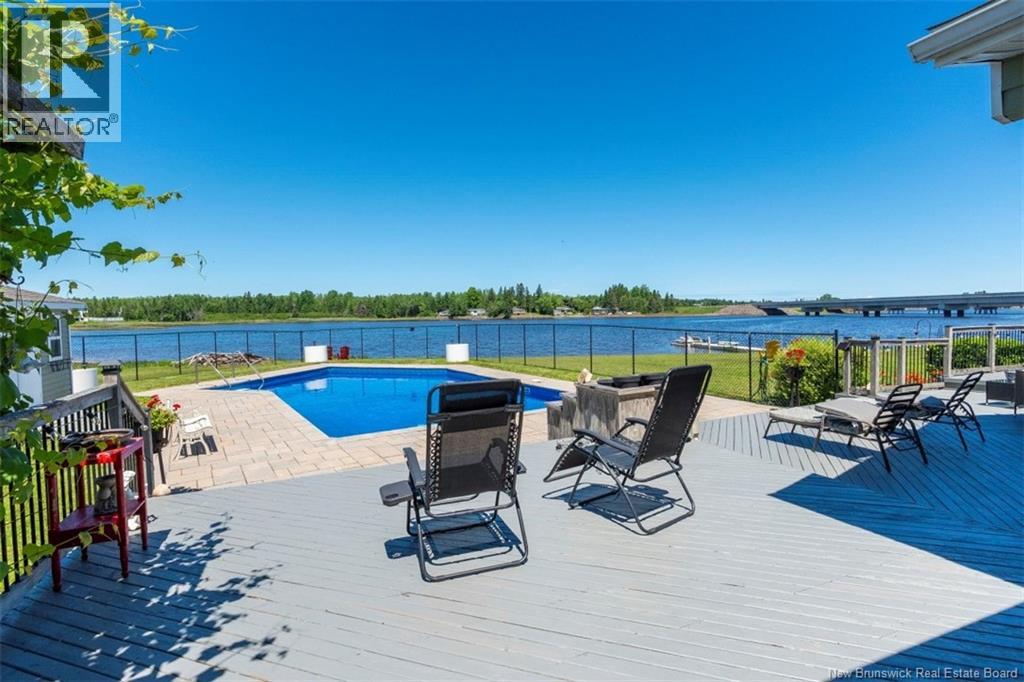 14 Aline Avenue Property Photo 33