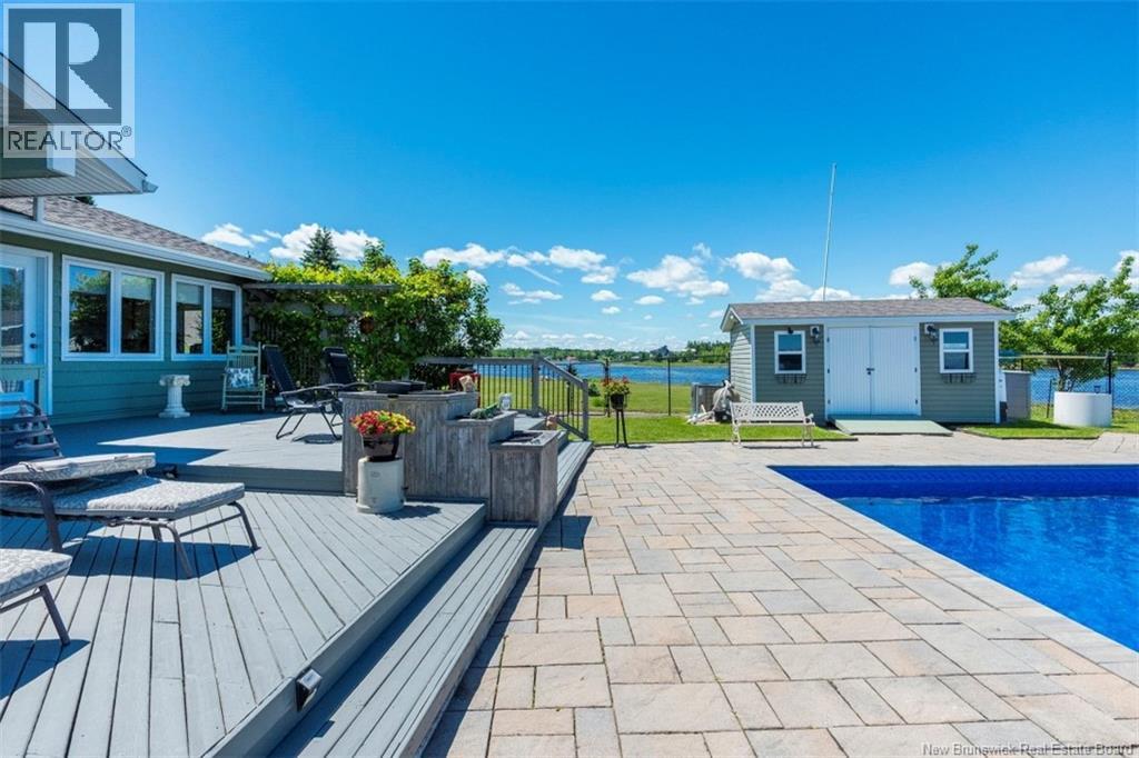 14 Aline Avenue Property Photo 36