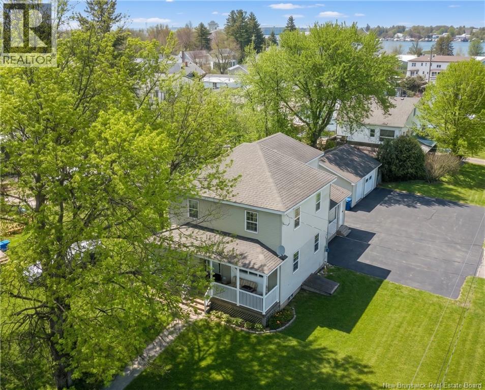 490 Golf Street Property Photo 2