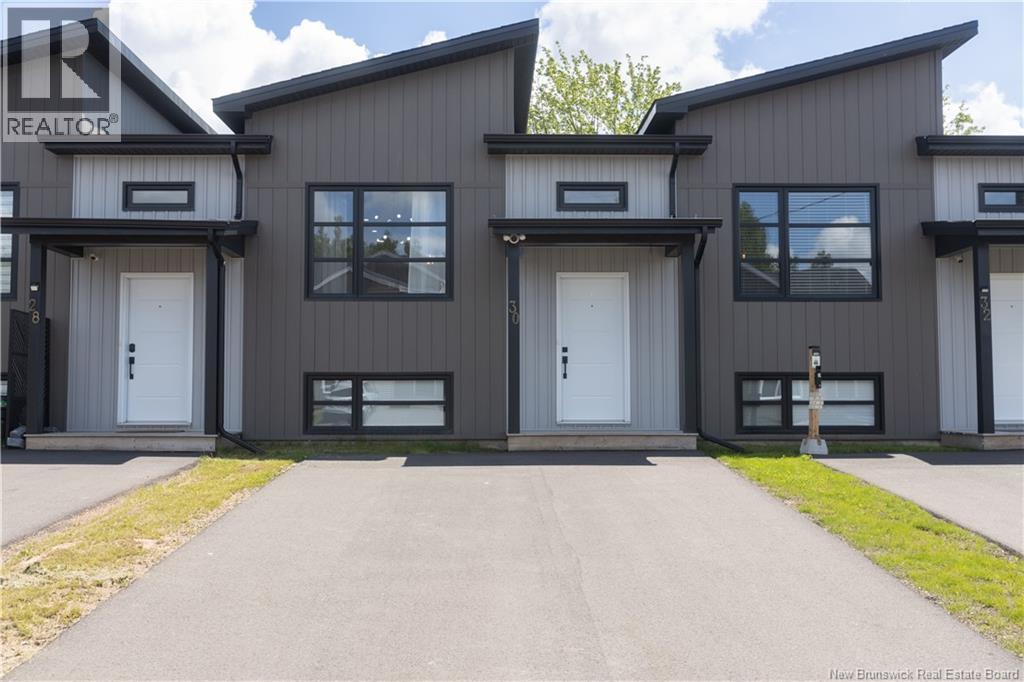 30 Beau Domaine Court Property Photo 2