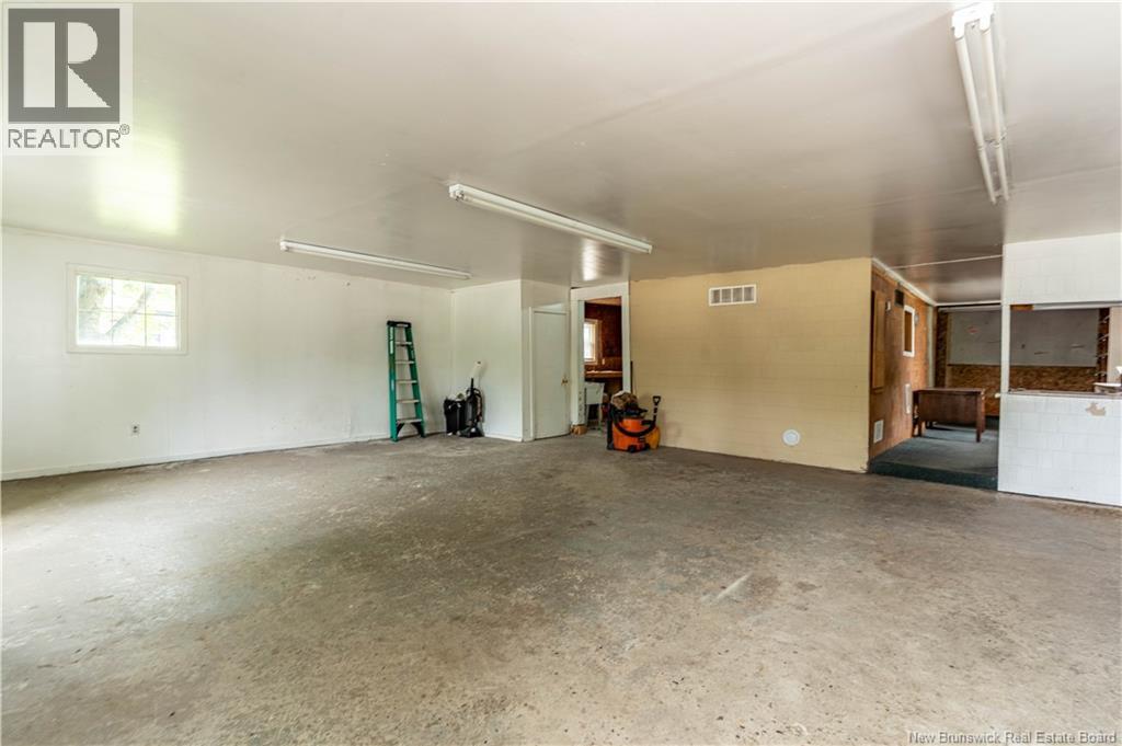 563 Old King George Hwy Property Photo 4