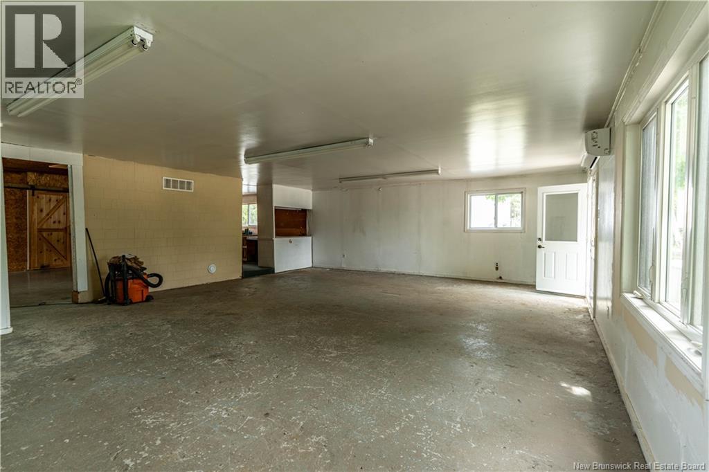 563 Old King George Hwy Property Photo 5