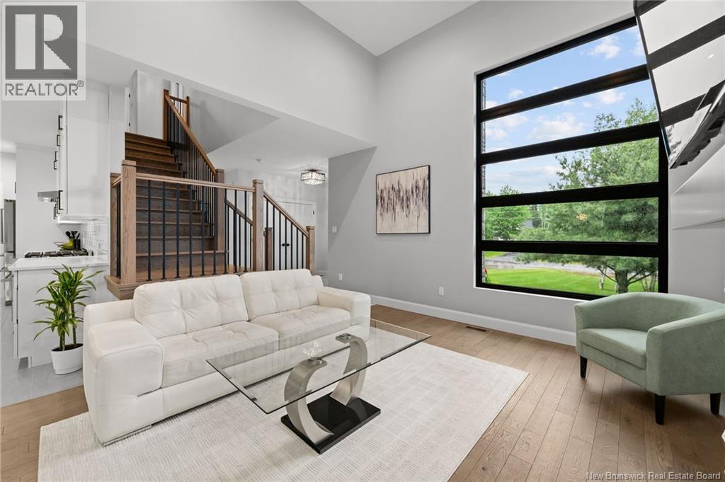 18 London Lane Property Photo 6