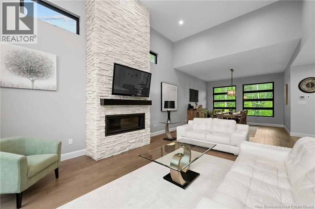 18 London Lane Property Photo 7