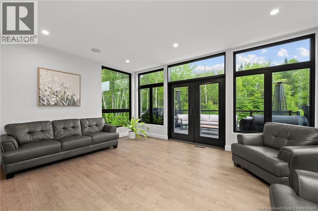 18 London Lane Property Photo 16