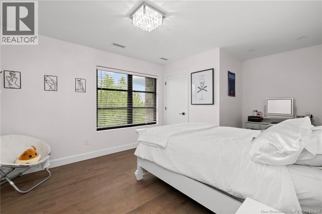 18 London Lane Property Photo 33