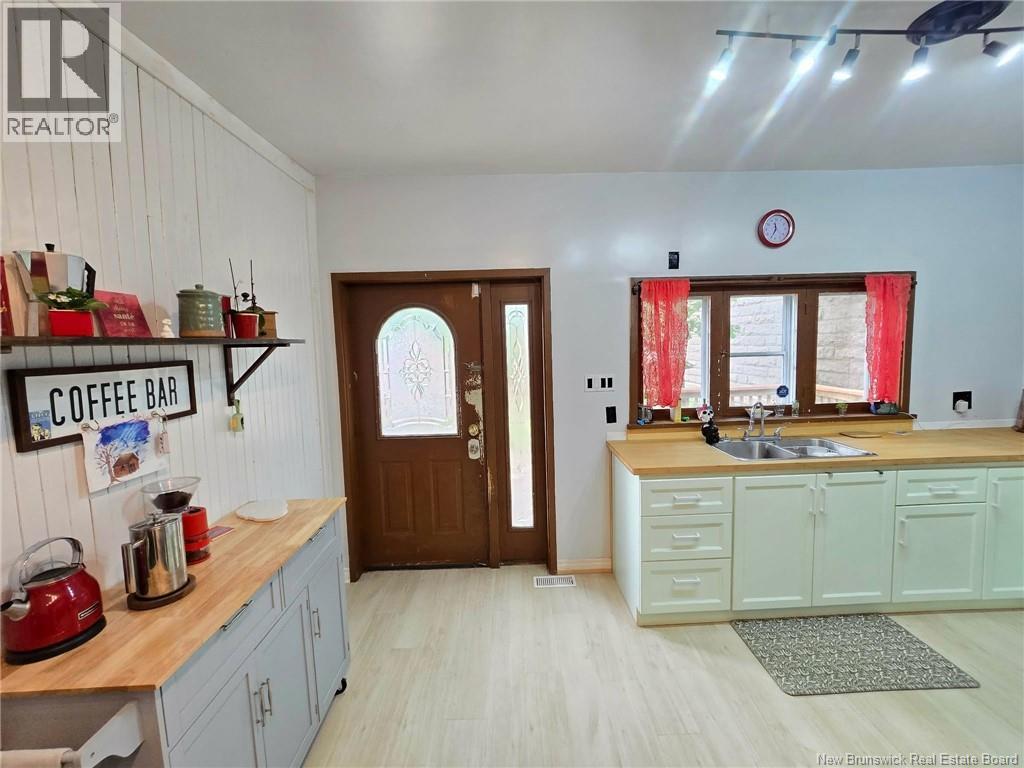 666 King Property Photo 18