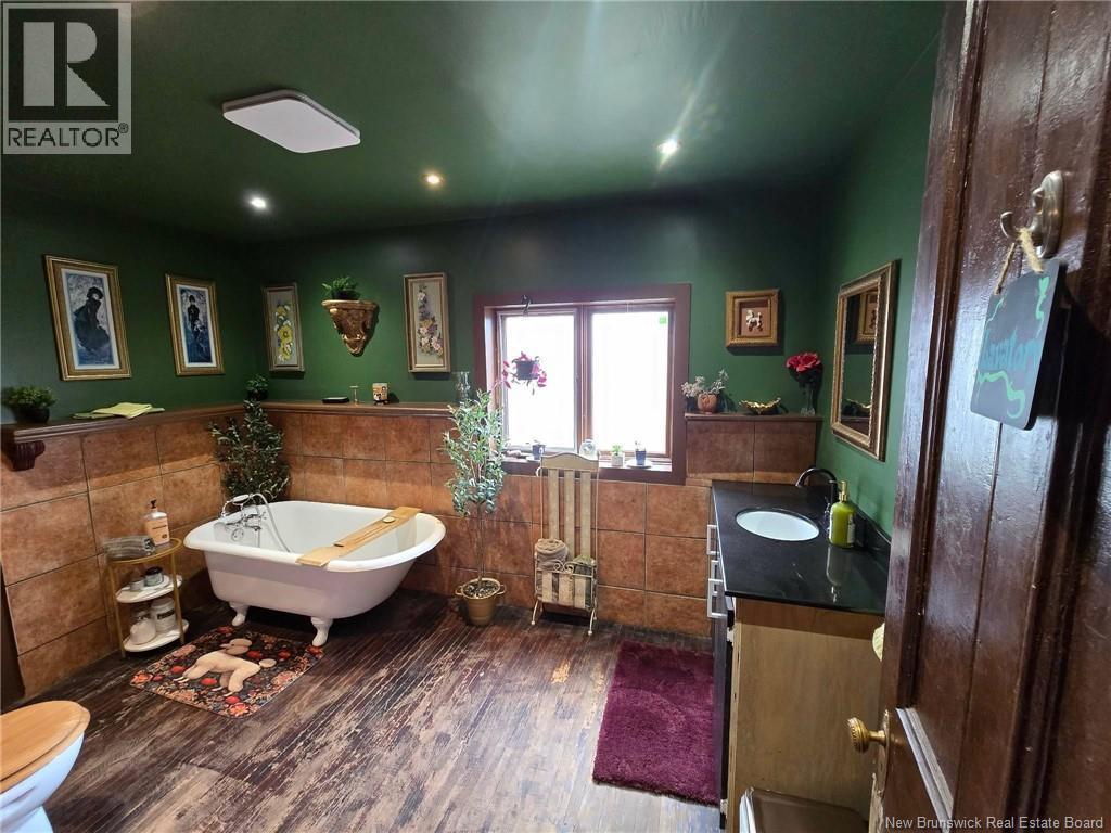 666 King Property Photo 27