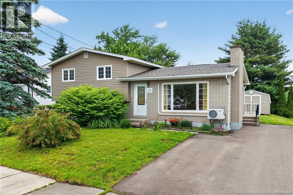 25 Lasalle Crescent Property Photo 1
