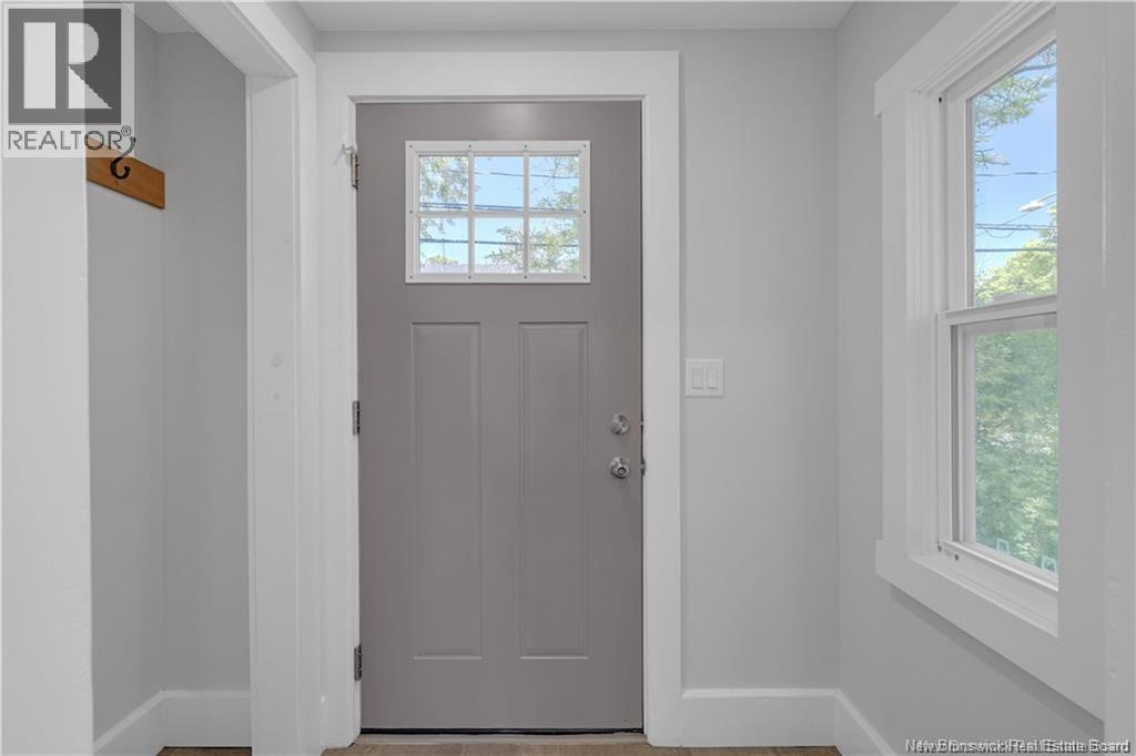 60-62 Queensway Property Photo 5