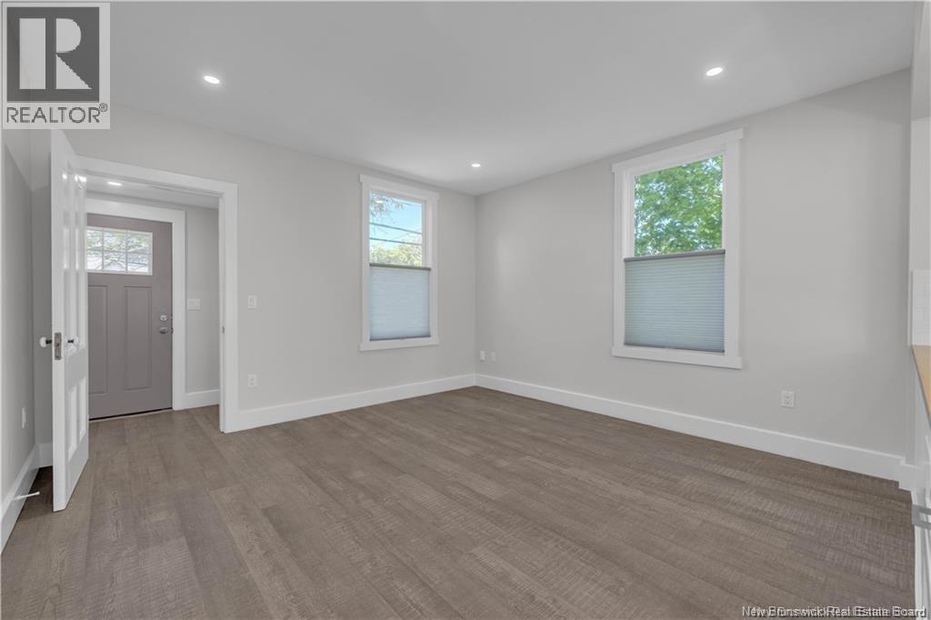 60-62 Queensway Property Photo 6