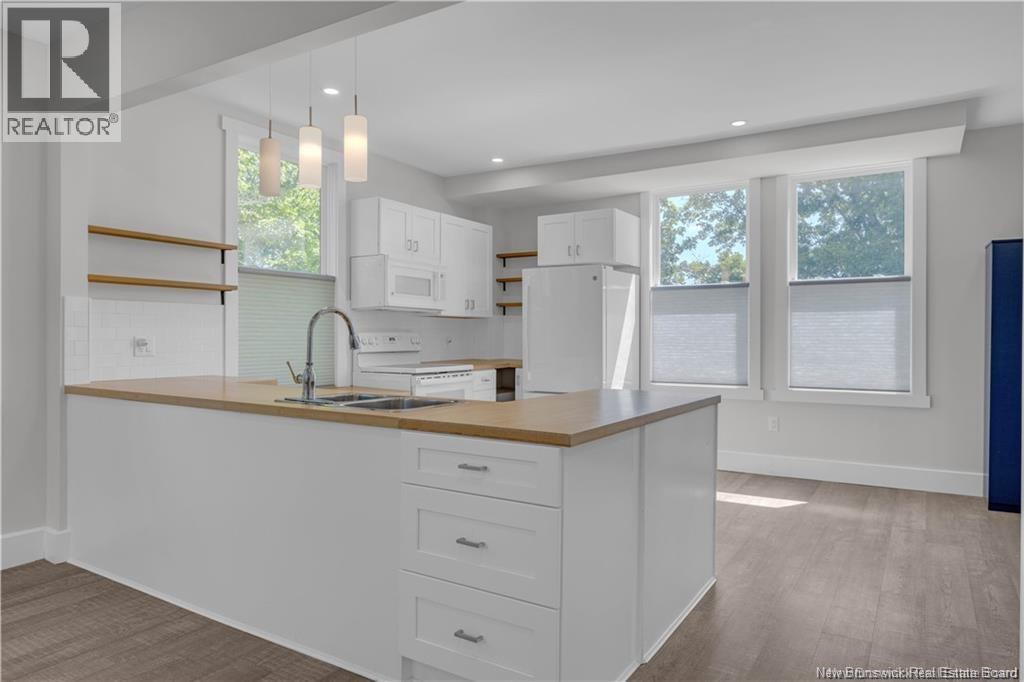 60-62 Queensway Property Photo 9