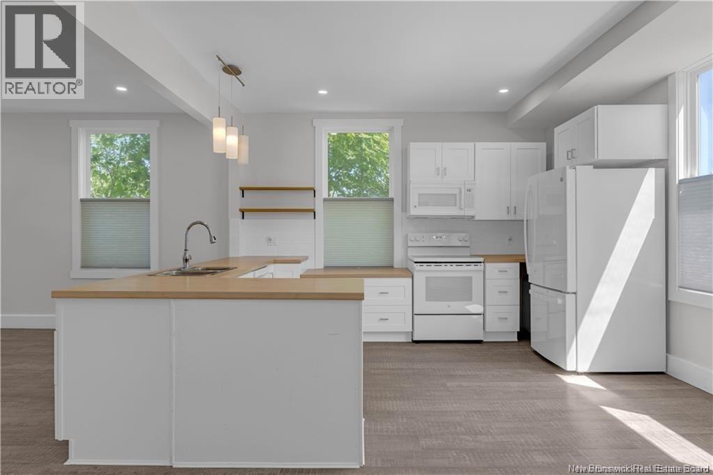 60-62 Queensway Property Photo 11