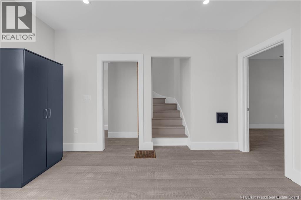 60-62 Queensway Property Photo 15