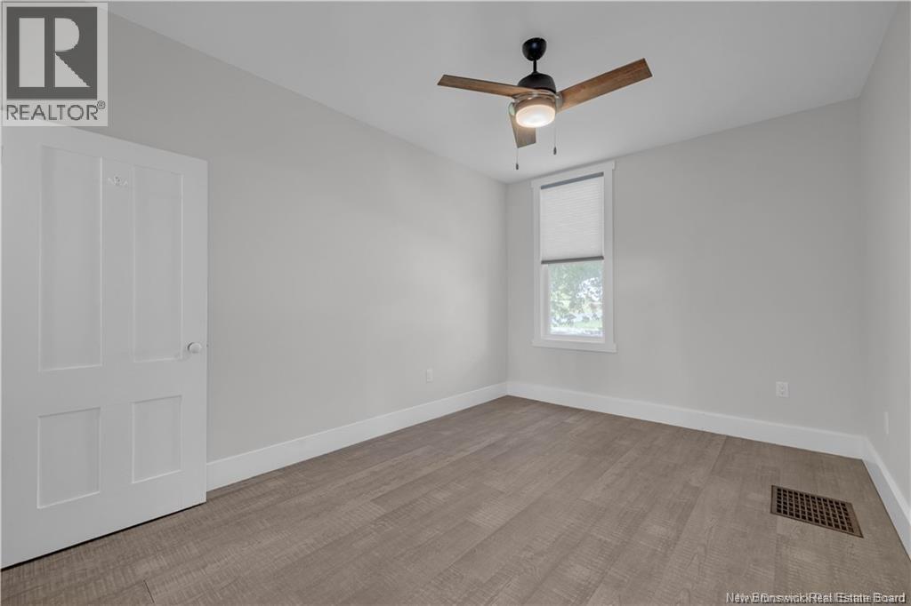 60-62 Queensway Property Photo 16