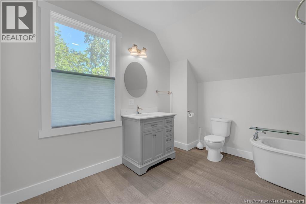 60-62 Queensway Property Photo 21