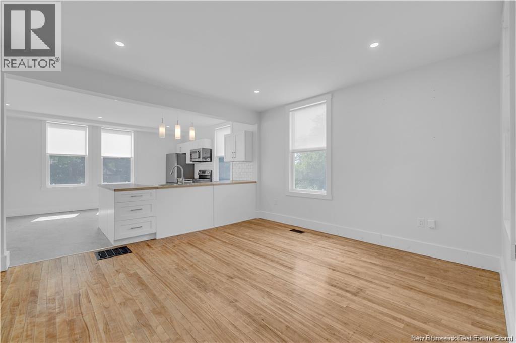 60-62 Queensway Property Photo 32