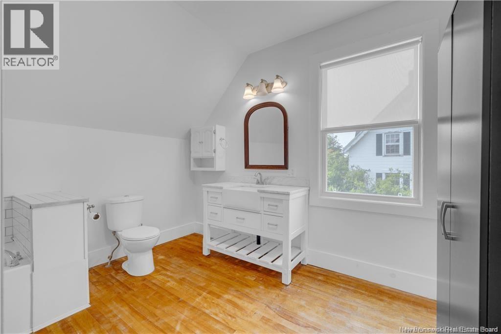 60-62 Queensway Property Photo 40