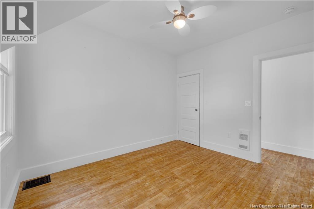 60-62 Queensway Property Photo 44