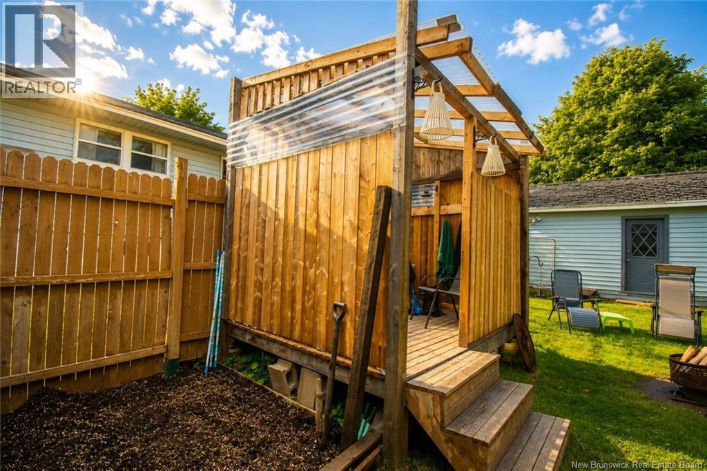 114 Bessborough Property Photo 4