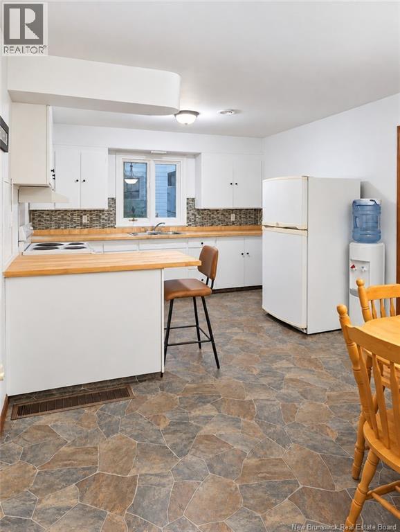 114 Bessborough Property Photo 8
