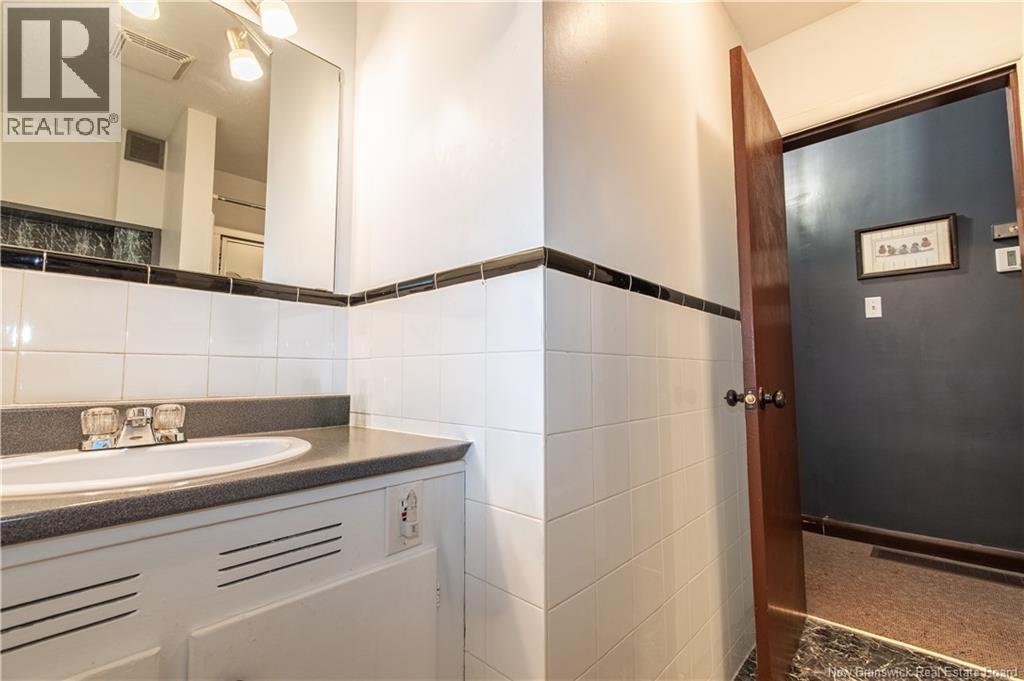 114 Bessborough Property Photo 20