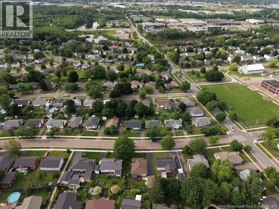 114 Bessborough Property Photo 38