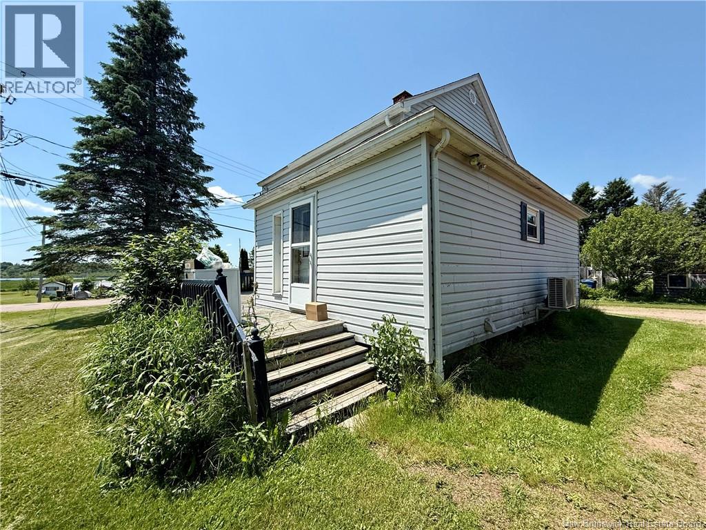 81 Lac Road Property Photo 5
