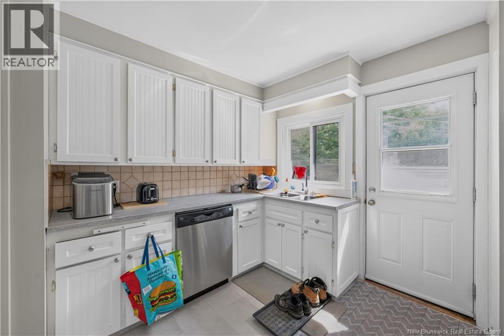 252 Buckingham Avenue Property Photo 14