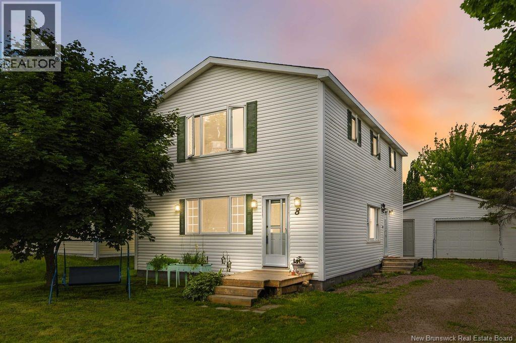 8 Hillside Street