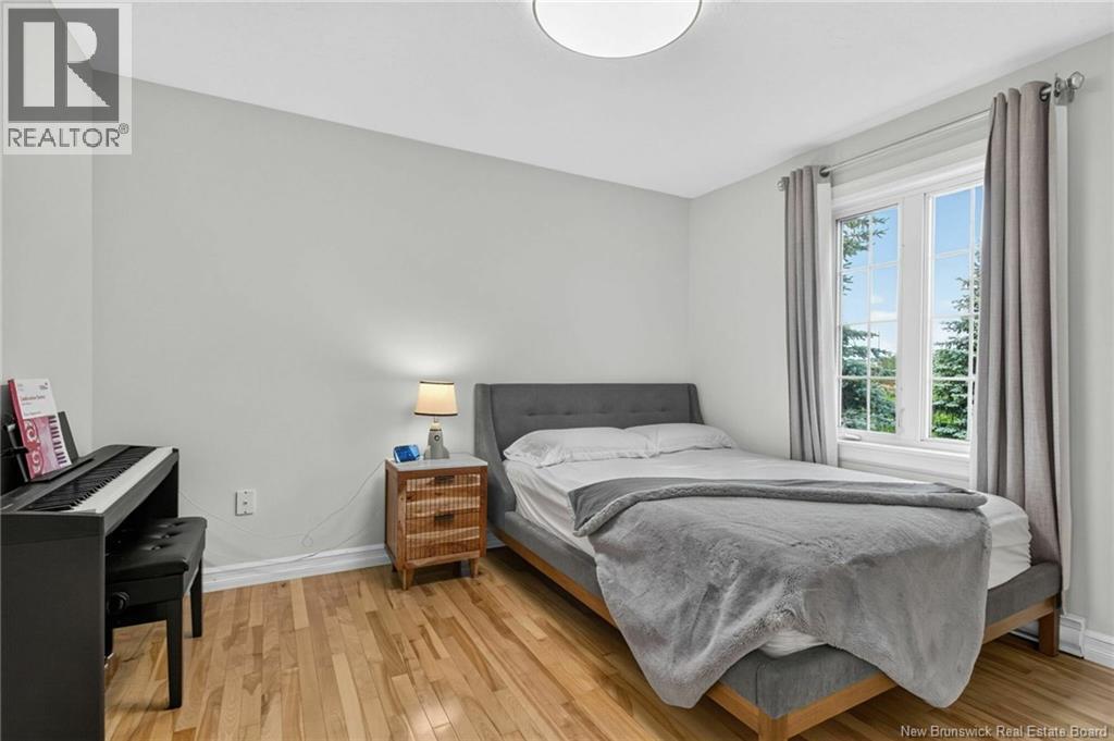 242 Doreen Crescent Property Photo 10