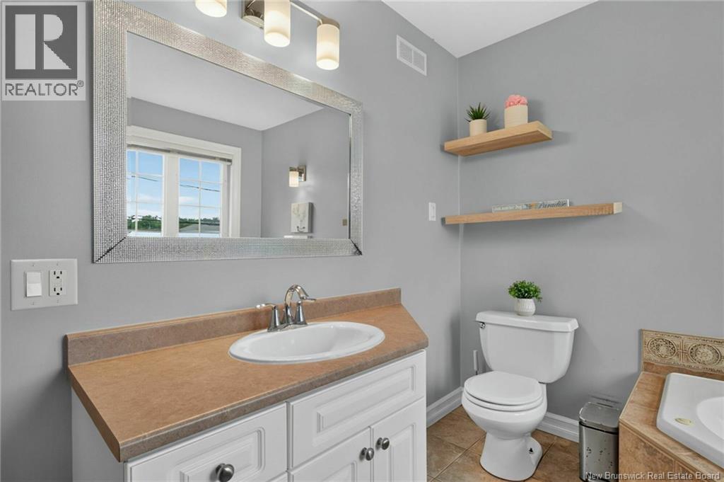 242 Doreen Crescent Property Photo 13
