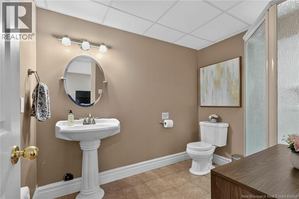 242 Doreen Crescent Property Photo 17