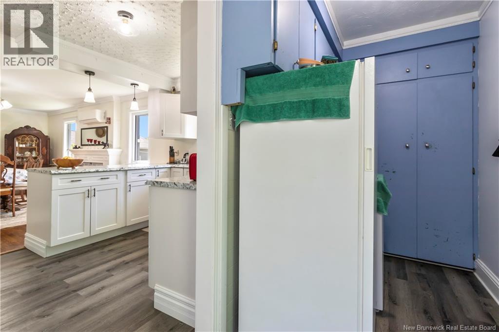 6 Dundas Property Photo 3