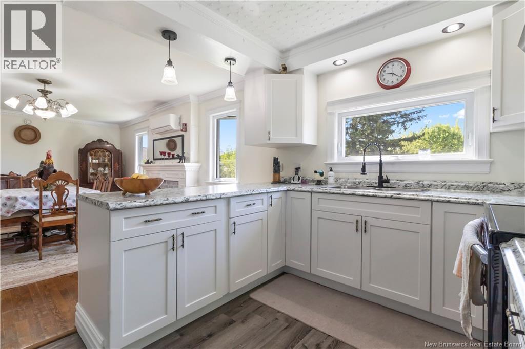 6 Dundas Property Photo 4
