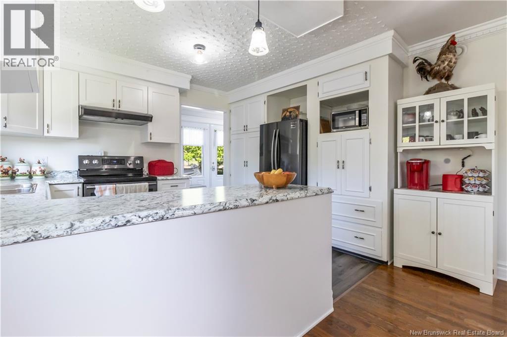 6 Dundas Property Photo 7