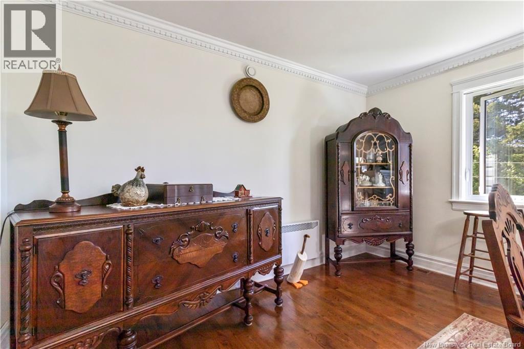 6 Dundas Property Photo 10
