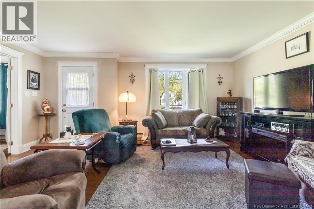 6 Dundas Property Photo 11