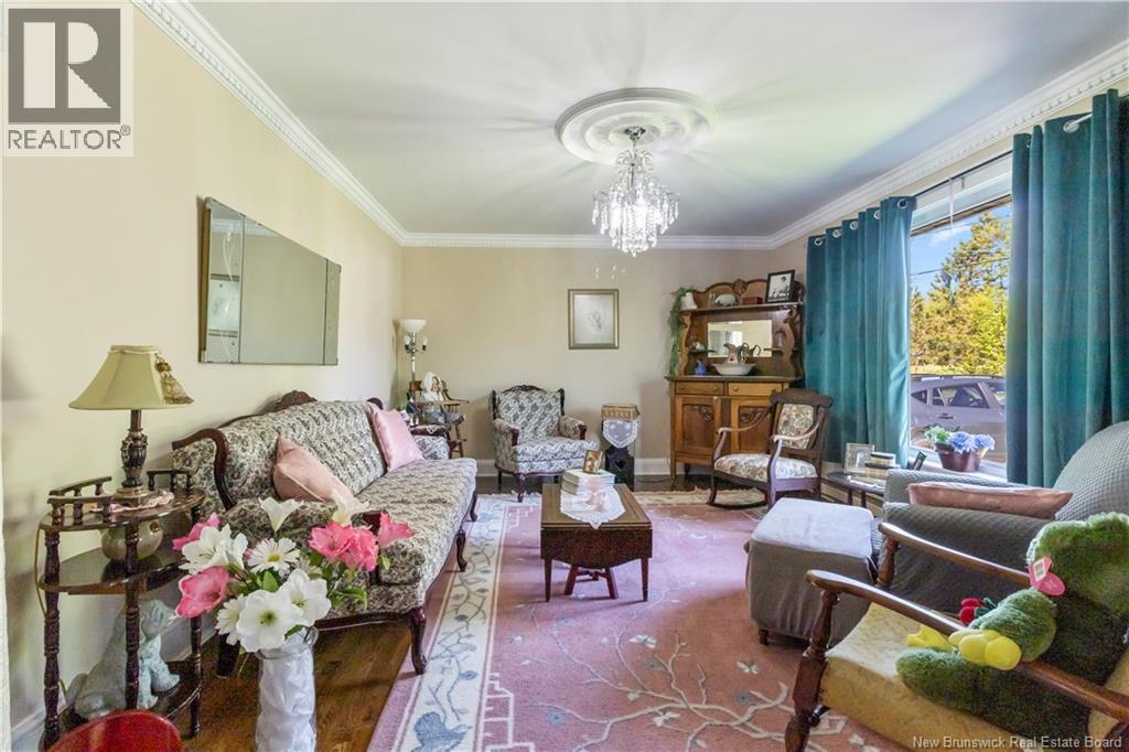 6 Dundas Property Photo 12