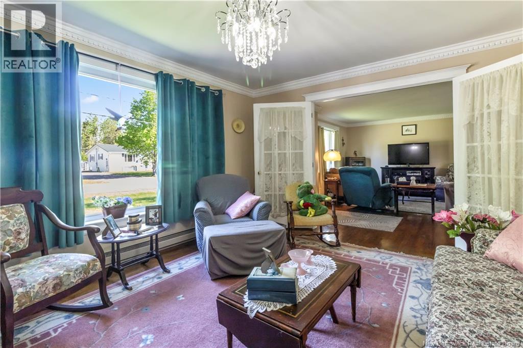 6 Dundas Property Photo 14