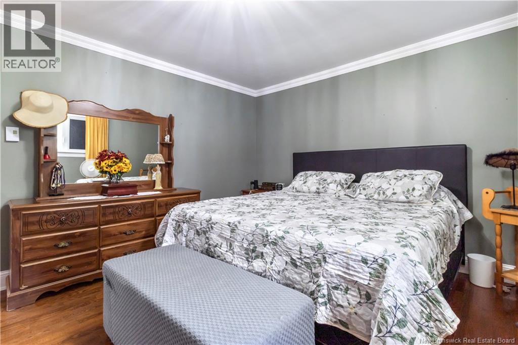 6 Dundas Property Photo 19
